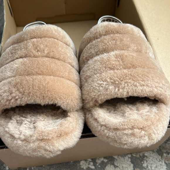 UGG fluff yeah slippers like new! - Picture 4 of 4
